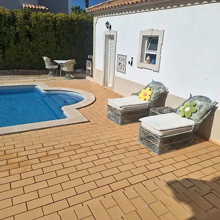 Santos In Quinta Do * كينتا دو لاغو