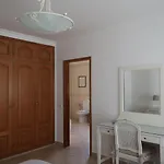 Santos In Quinta Do Кинта-до-Лаго