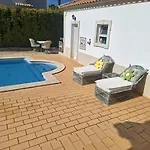 Santos In Quinta Do * Кинта-до-Лаго